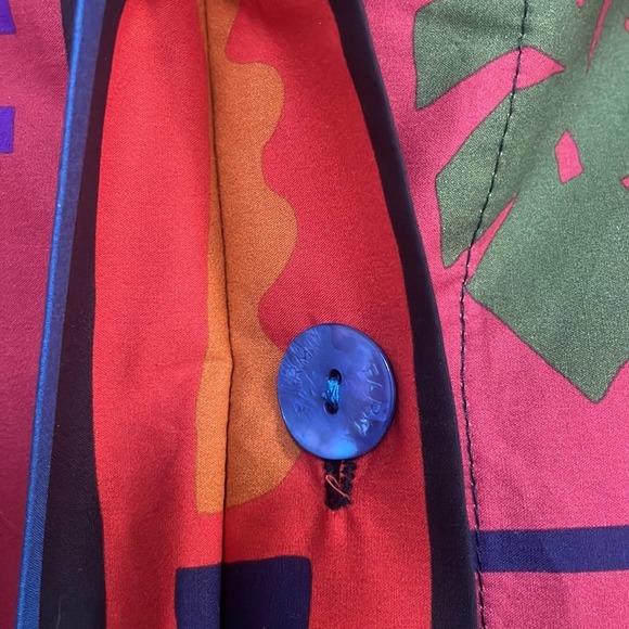 FARM RIO Colorful Tropical Icons Blouse - Picture 6 of 9